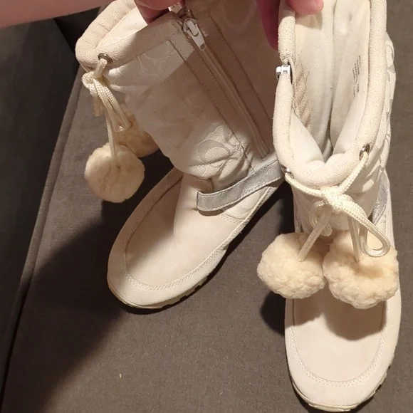 Coach Women's White Boots, size 7.5 - Picture 14 of 16